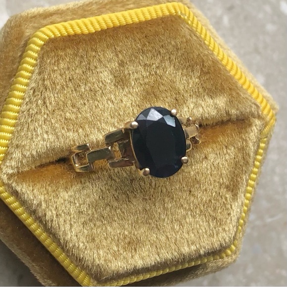 Sapphire Yellow Gold Modern Vintage Ring - Picture 8 of 11